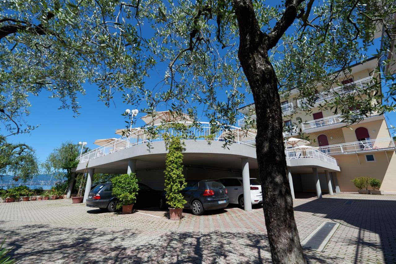 Hotel Benacus Торри-дель-Бенако Экстерьер фото