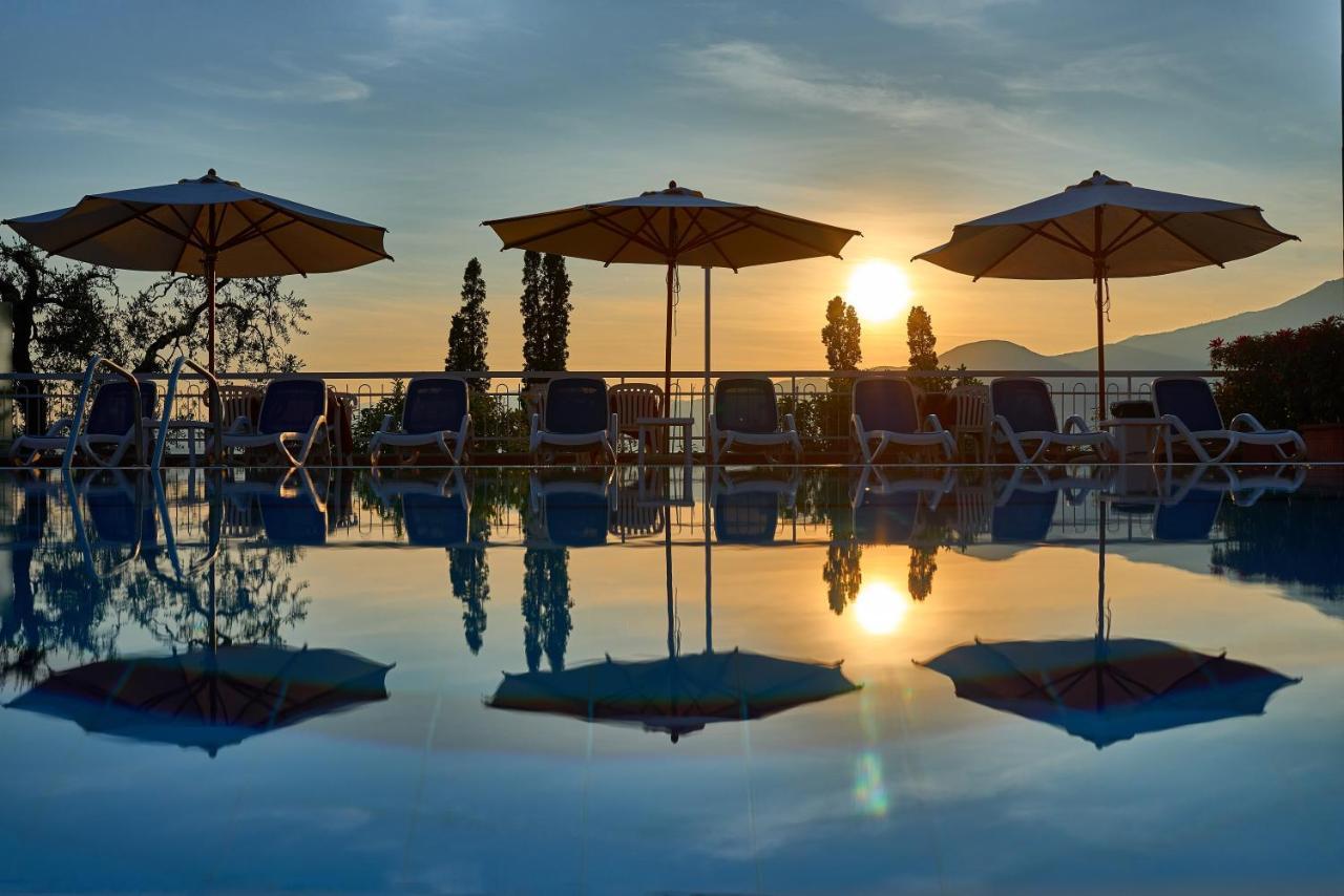 Hotel Benacus Торри-дель-Бенако Экстерьер фото