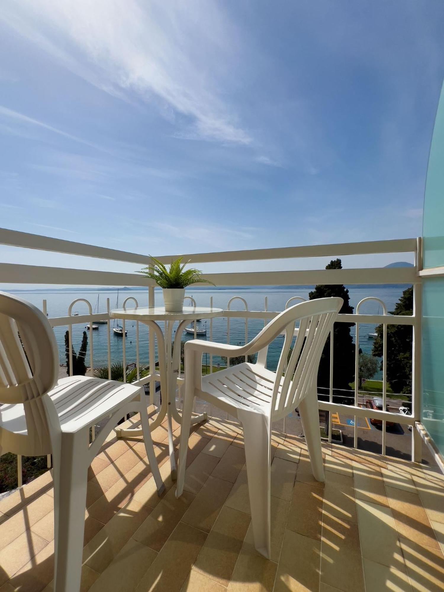 Hotel Benacus Торри-дель-Бенако Экстерьер фото