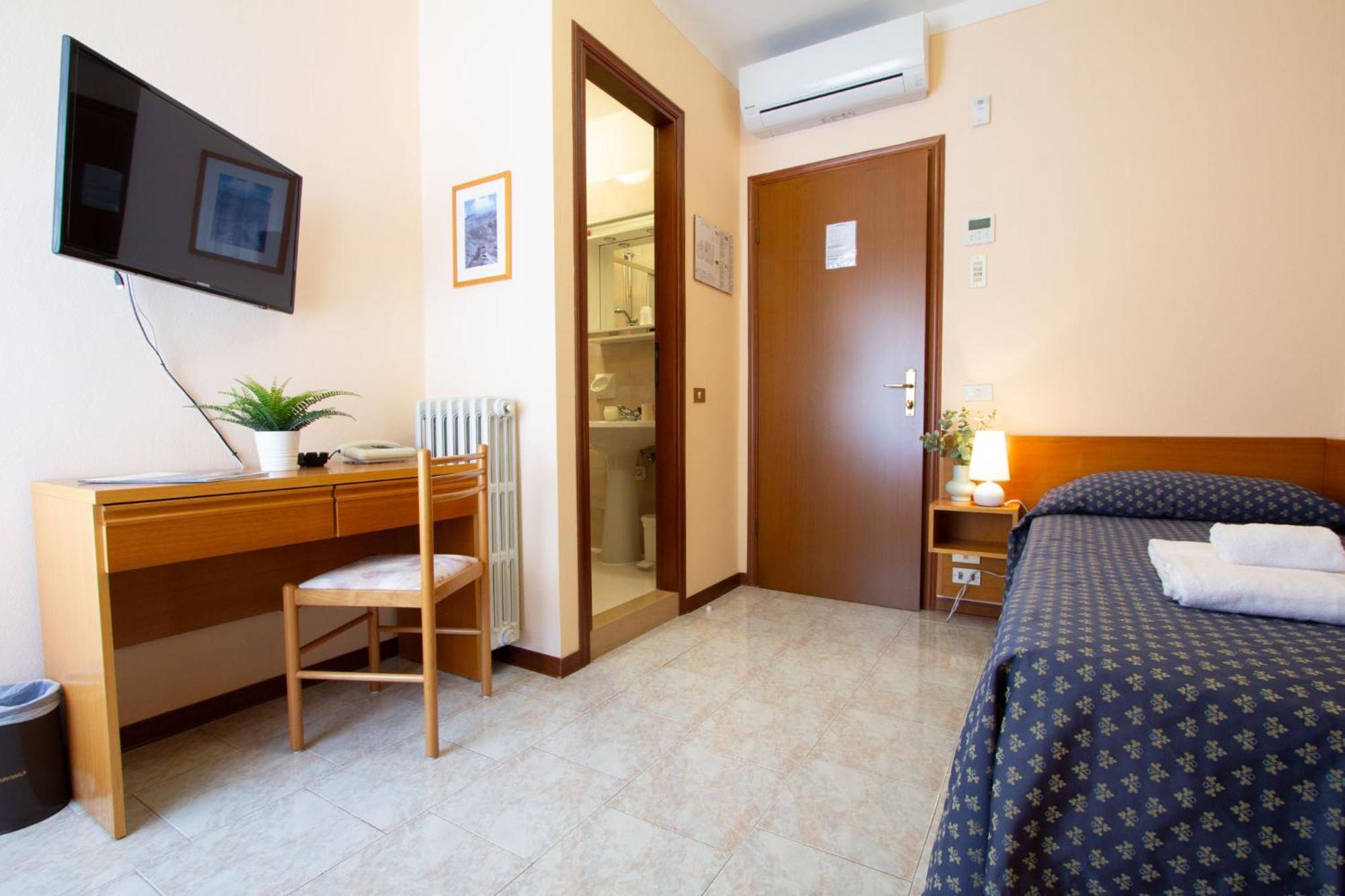 Hotel Benacus Торри-дель-Бенако Экстерьер фото