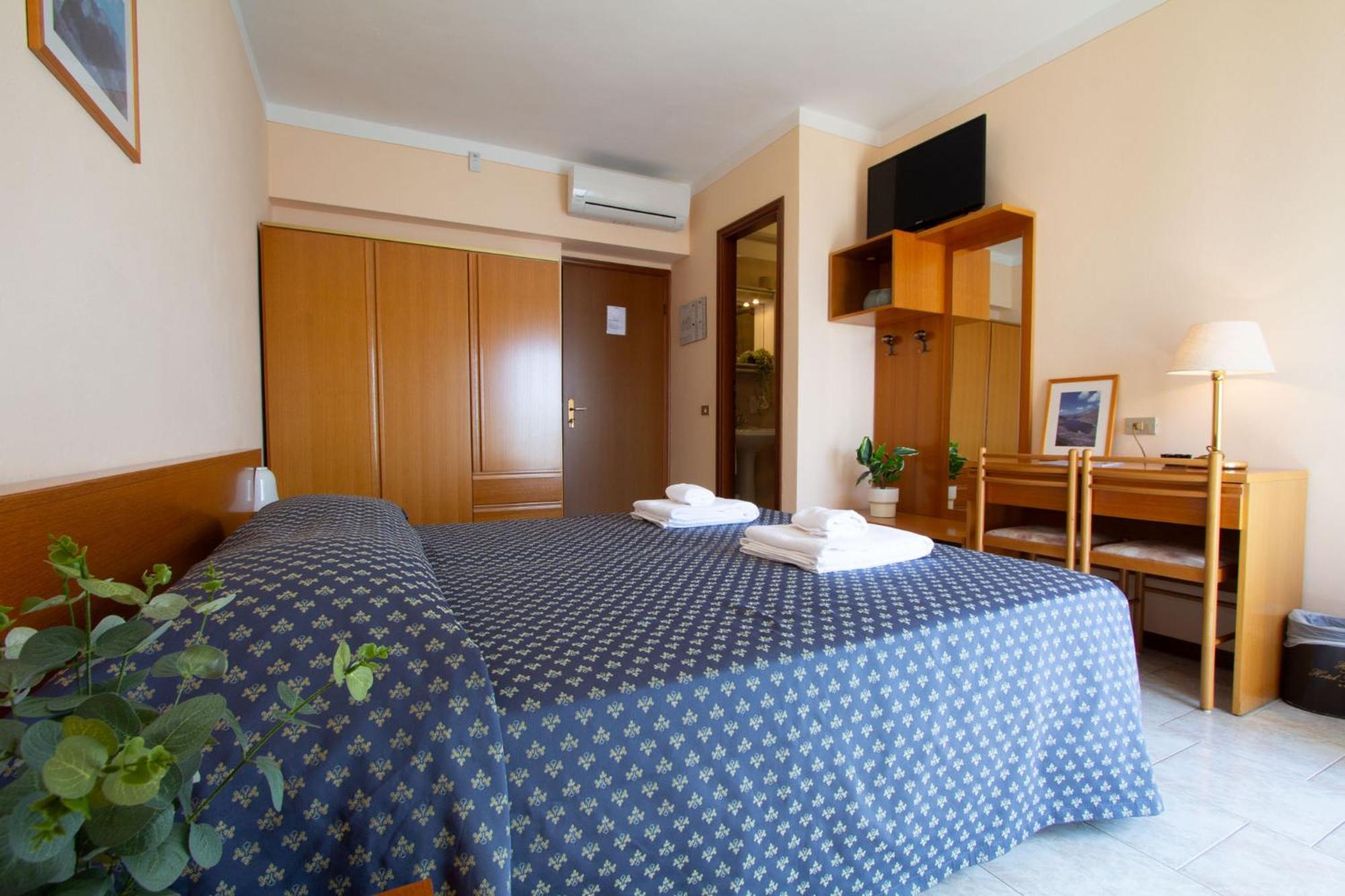 Hotel Benacus Торри-дель-Бенако Экстерьер фото