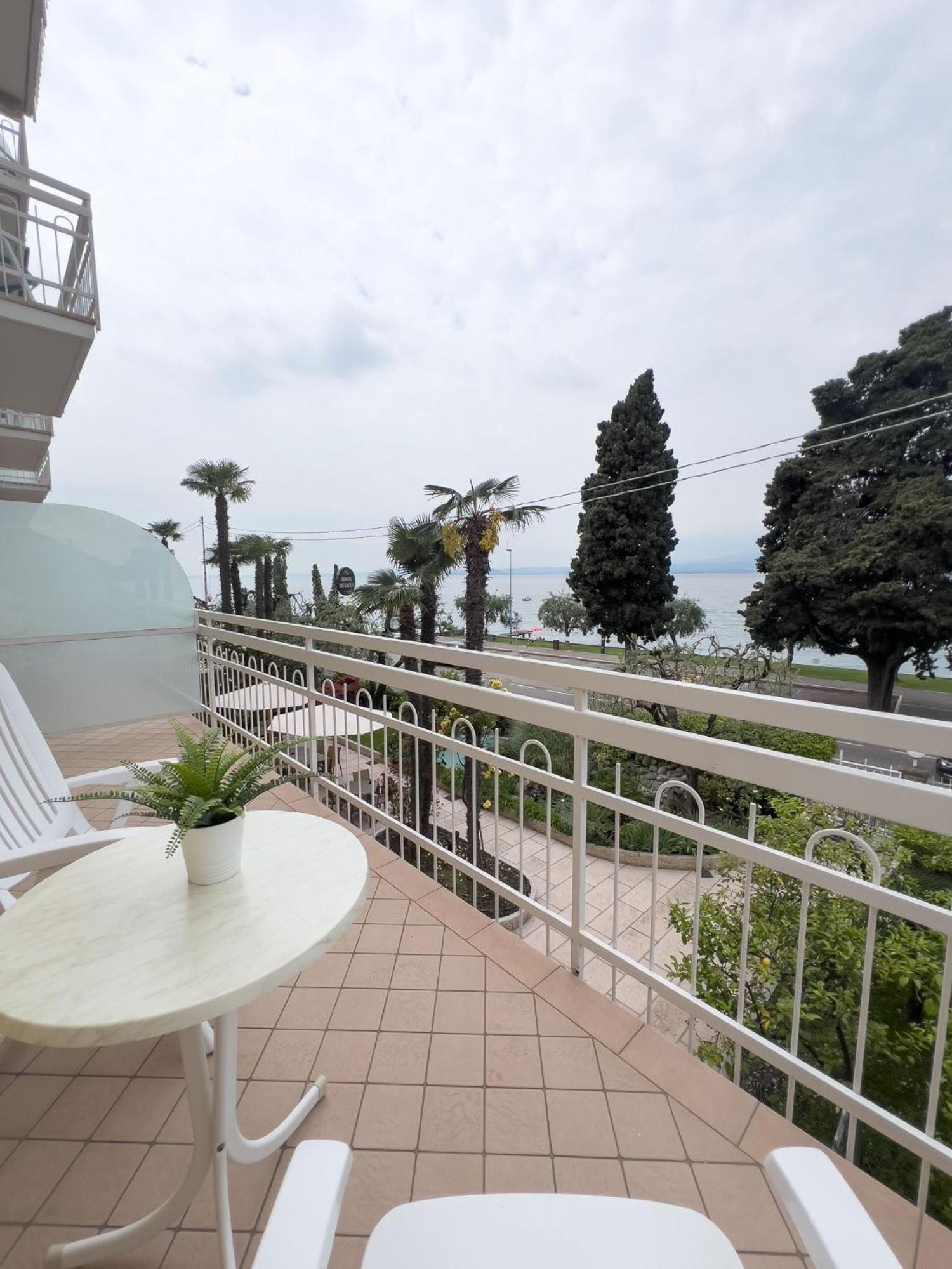 Hotel Benacus Торри-дель-Бенако Экстерьер фото