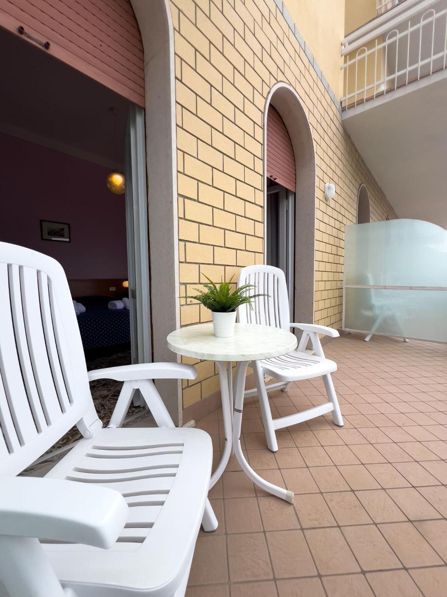 Hotel Benacus Торри-дель-Бенако Экстерьер фото