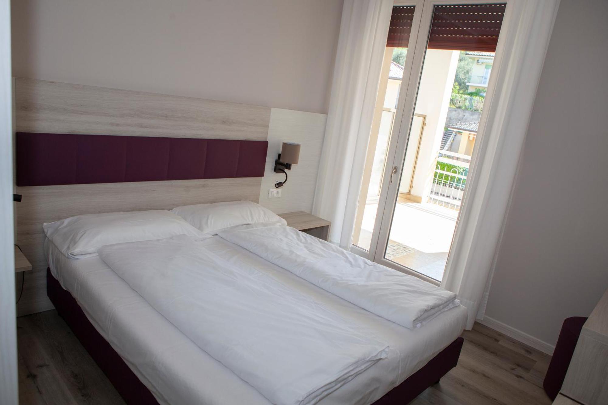 Hotel Benacus Торри-дель-Бенако Экстерьер фото